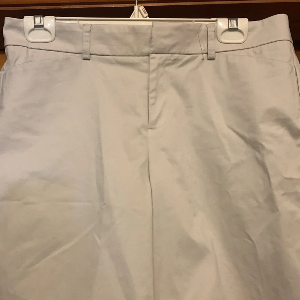 Dockers Size 10P Ideal Fit Khaki Shorts - Picture 3 of 7